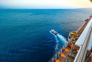 cruise-2034229_1920